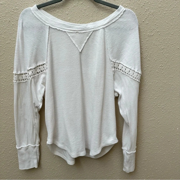free people white luella tee ivory crochet thermal waffle boho elbow patch M - Picture 10 of 10